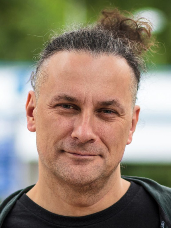 Paweł Frelik headshot